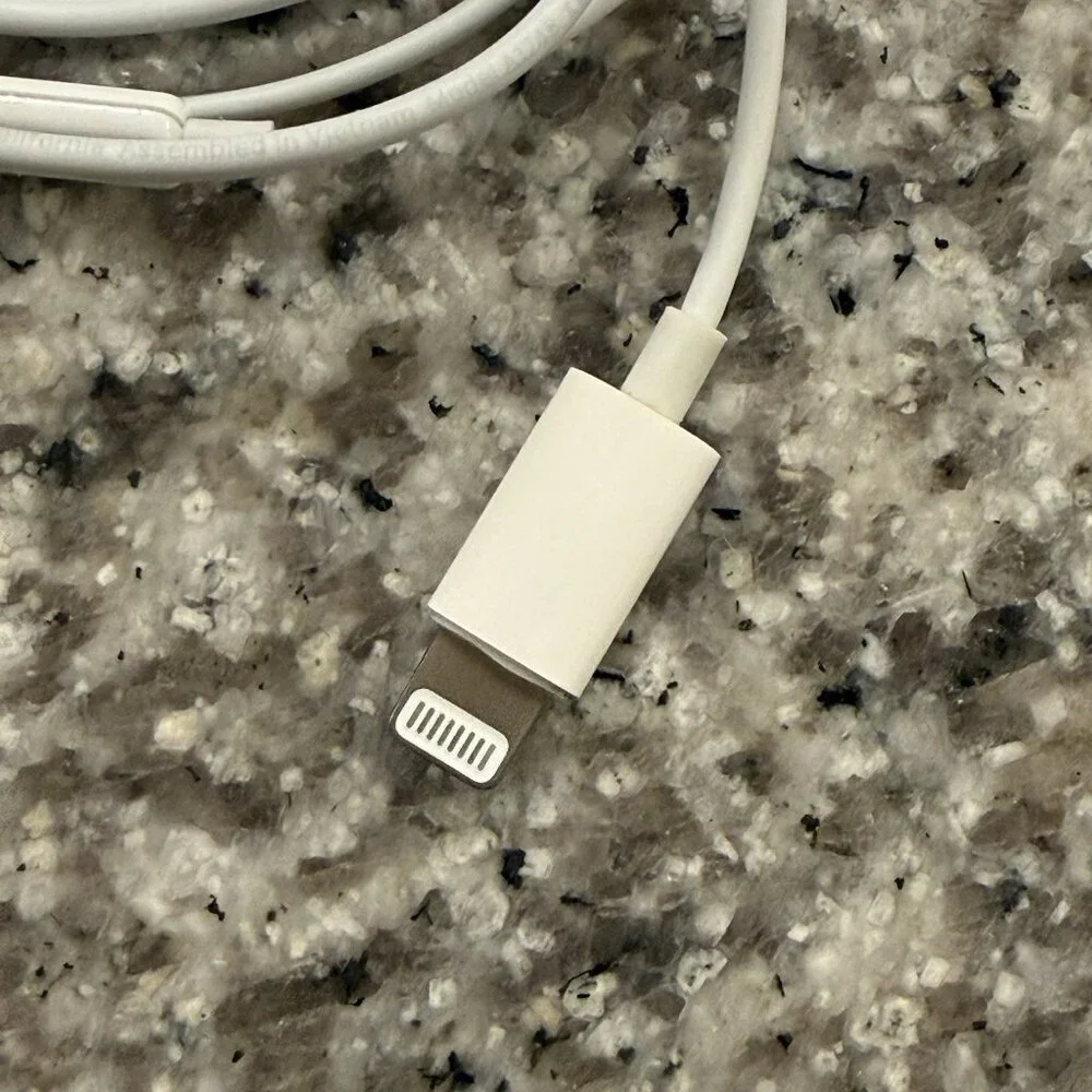 Apple‎ EarPods with Lightning Connector In Ear Canal Headset - White OEM Tested
